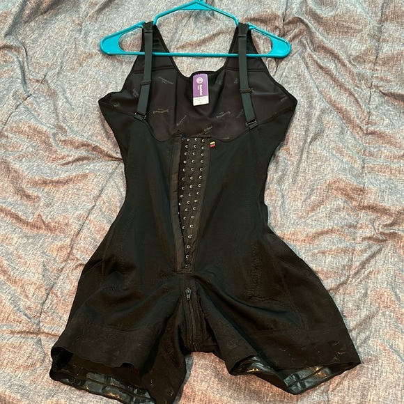 Snatched body faja - Picture 1 of 3